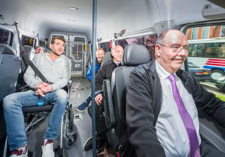 Un transport de groupe fiable